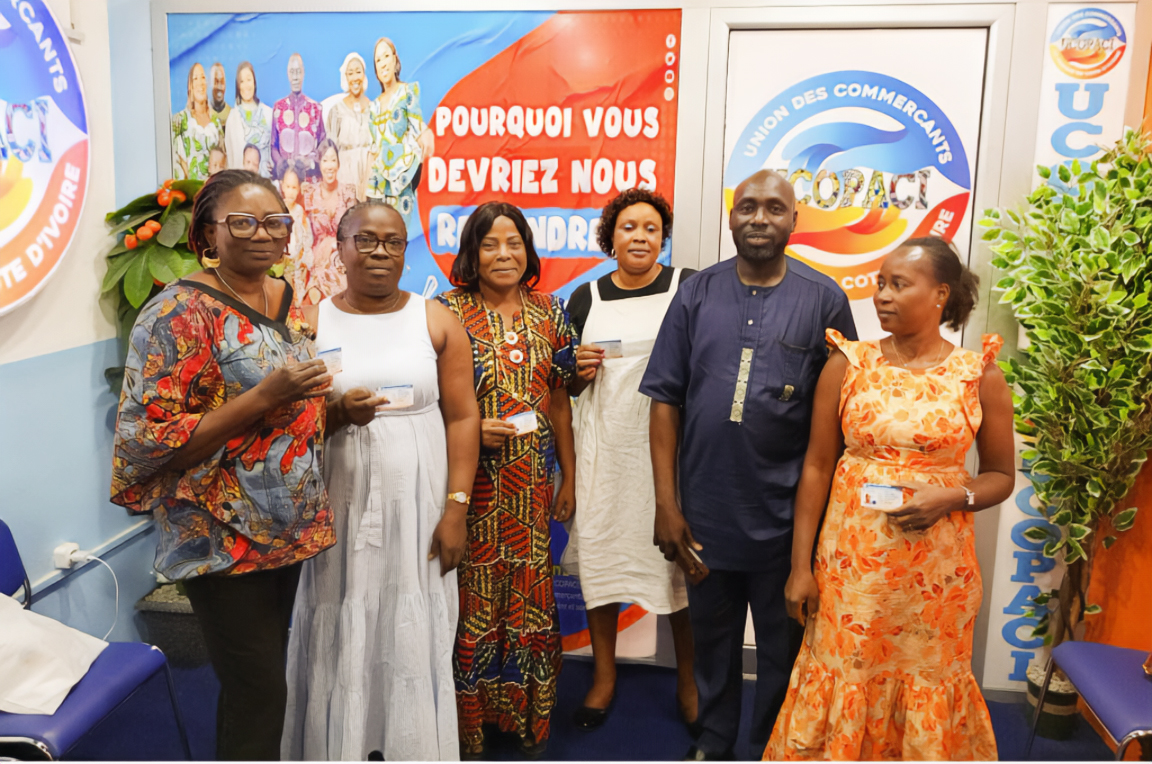 Visite de l'Association des Femmes Commerçantes de Pagne de Plateau : Un Soutien Enthousiaste à l'UCOPACI